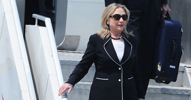 Hillary Eats 'Sandesh' 